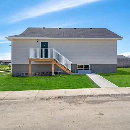 Livingston Way I Sleep 6 I Netflix I Kitchen I Tv Villa Pincher Creek Exterior photo